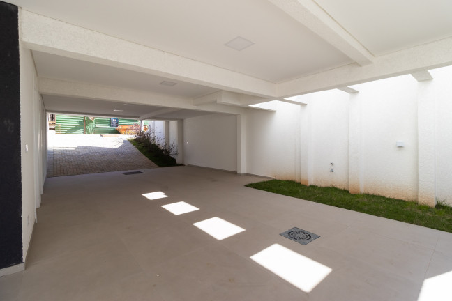 Imagem Sobrado com 3 Quartos à Venda, 300 m² em Santa Cândida - Curitiba Imagem Sobrado com 3 Quartos à Venda, 300 m² em Santa Cândida - Curitiba