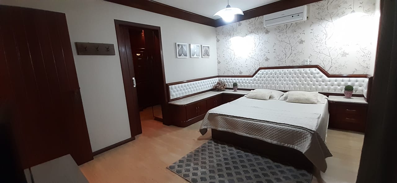 Imagem Casa com 4 Quartos à Venda, 258 m²em Cruzeiro do Sul - Criciúma