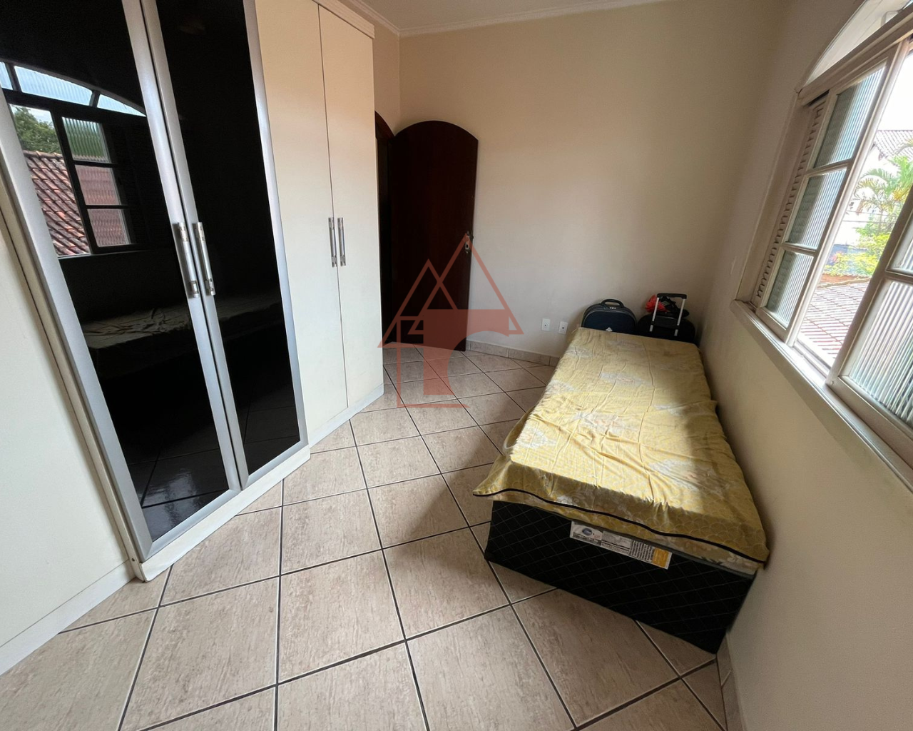 Imagem Sobrado com 4 Quartos à Venda, 162 m² em Vila Ponte Nova - Cubatão Imagem Sobrado com 4 Quartos à Venda, 162 m² em Vila Ponte Nova - Cubatão