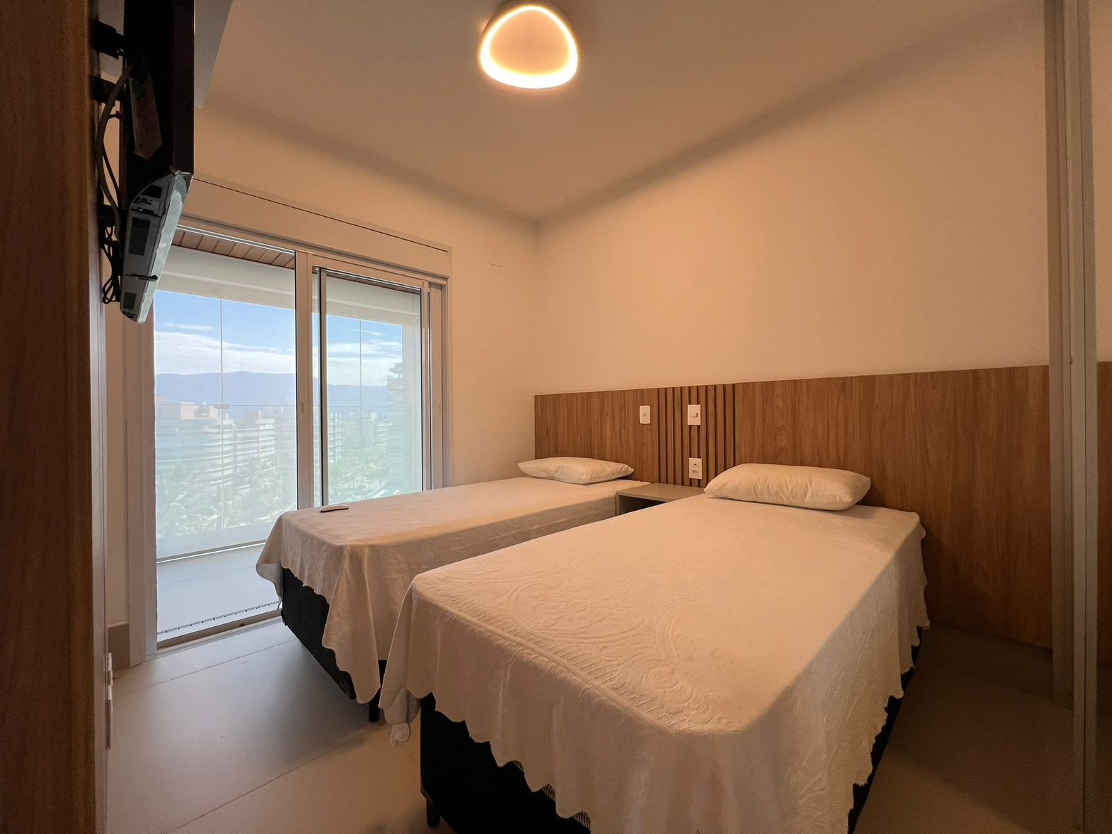 Imagem Apartamento com 4 Quartos para Temporada, 141 m² em Riviera - Bertioga Imagem Apartamento com 4 Quartos para Temporada, 141 m² em Riviera - Bertioga