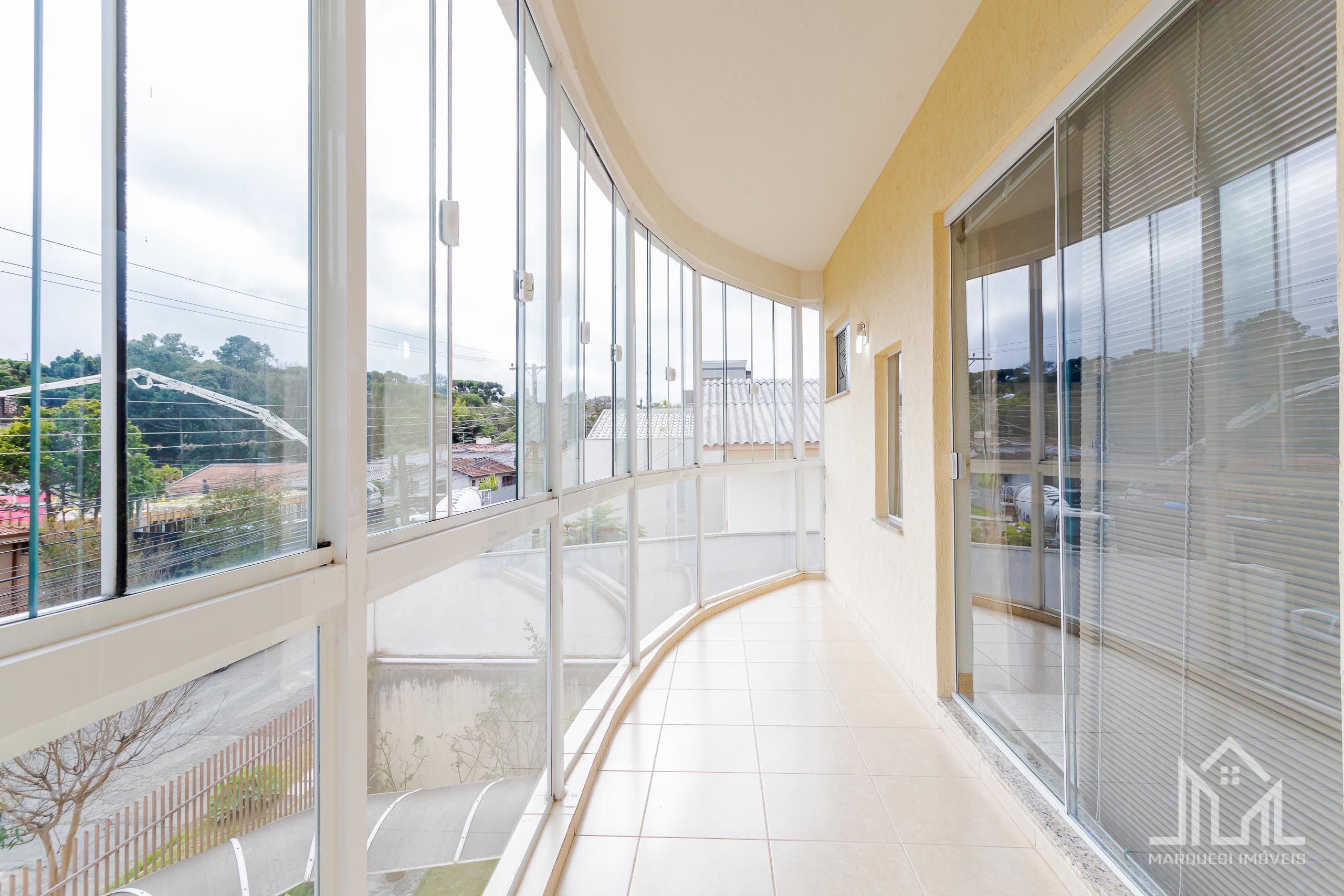 Imagem Casa com 3 Quartos à Venda, 241 m²em Guabirotuba - Curitiba