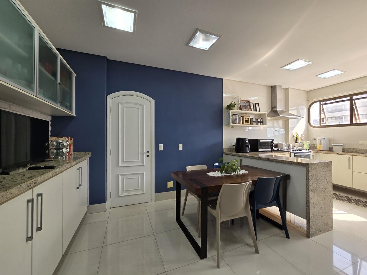 Imagem Apartamento com 3 Quartos à Venda, 153 m²em Gonzaga - Santos