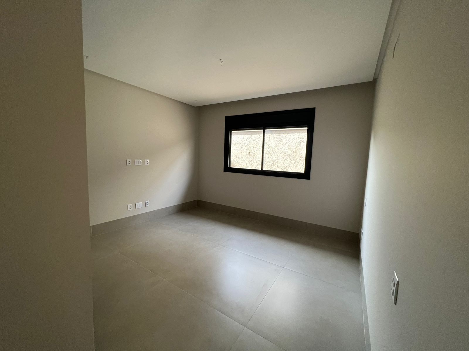 Imagem Casa de Condomínio com 4 Quartos à Venda, 253 m²em Residencial Goiânia Golfe Clube - Goiânia