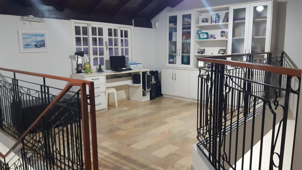 Imagem Casa com 6 Quartos à Venda, 276 m²em Santa Mônica - Florianópolis