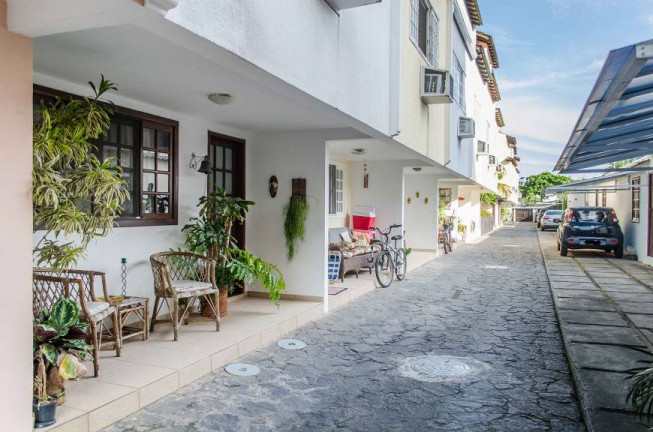 Imagem Casa com 3 Quartos à Venda, 106 m² em Recreio dos Bandeirantes - Rio de Janeiro Imagem Casa com 3 Quartos à Venda, 106 m² em Recreio dos Bandeirantes - Rio de Janeiro