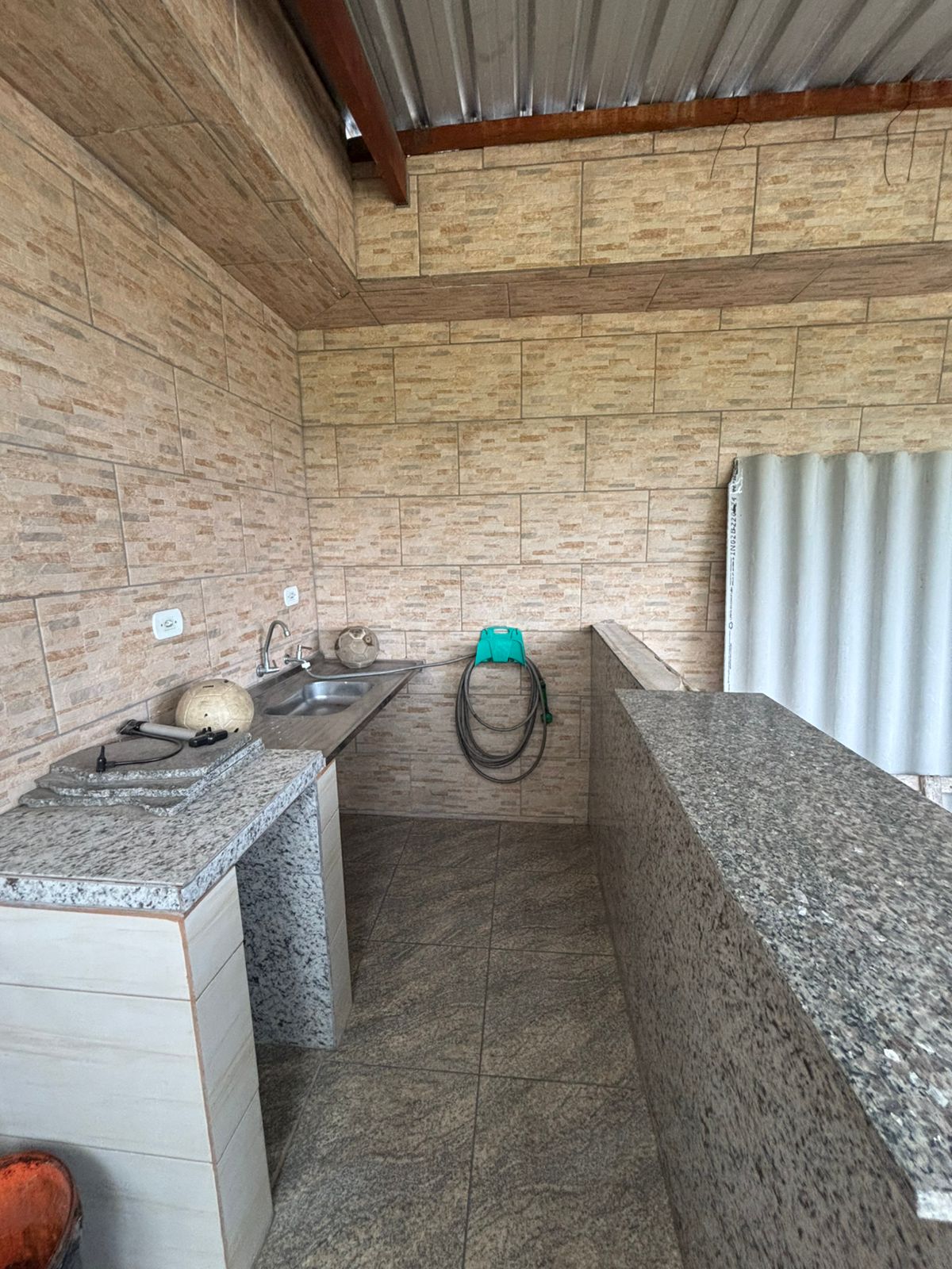Imagem Casa com 3 Quartos à Venda, 300 m² em Jardim das Rosas (Zona Leste) - São Paulo Imagem Casa com 3 Quartos à Venda, 300 m² em Jardim das Rosas (Zona Leste) - São Paulo