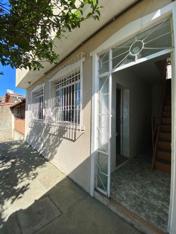 Imagem Casa com 2 Quartos à Venda, 110 m² em Planalto - Belo Horizonte