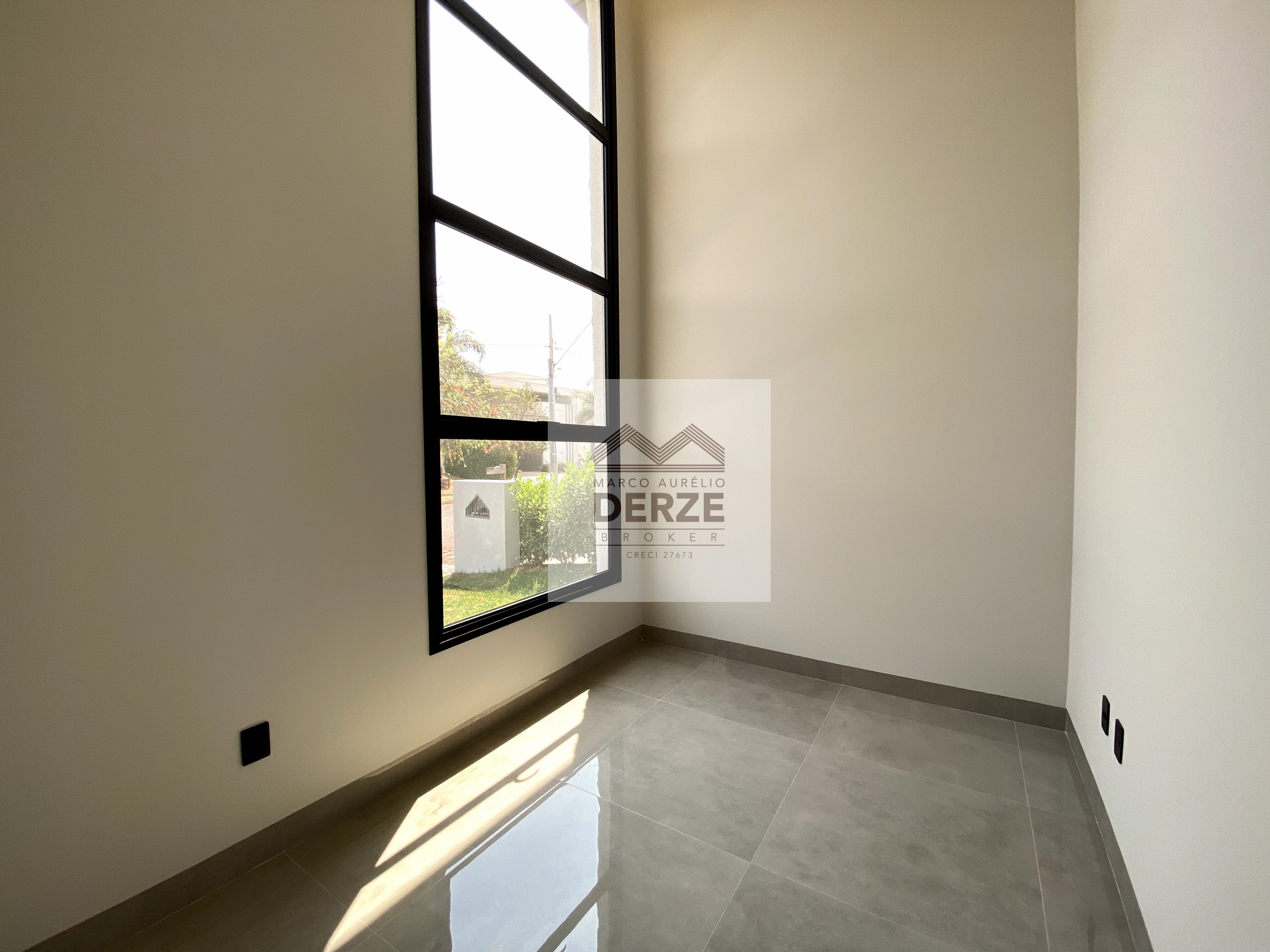 Imagem Casa com 3 Quartos à Venda, 256 m²em Jardim Botânico - Uberlândia