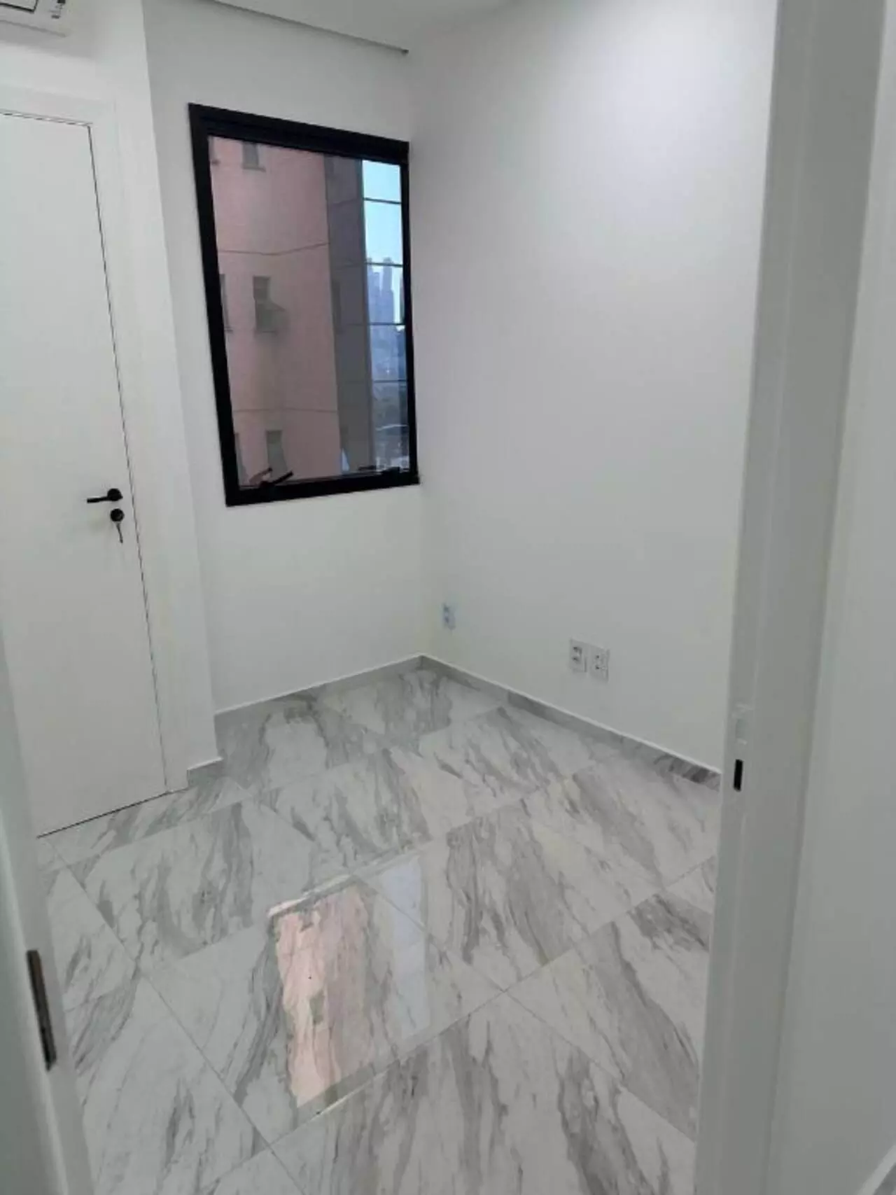 Imagem Sala Comercial à Venda ou Locação, 74 m²em Vila Olímpia - São Paulo Imagem Sala Comercial à Venda ou Locação, 74 m²em Vila Olímpia - São Paulo