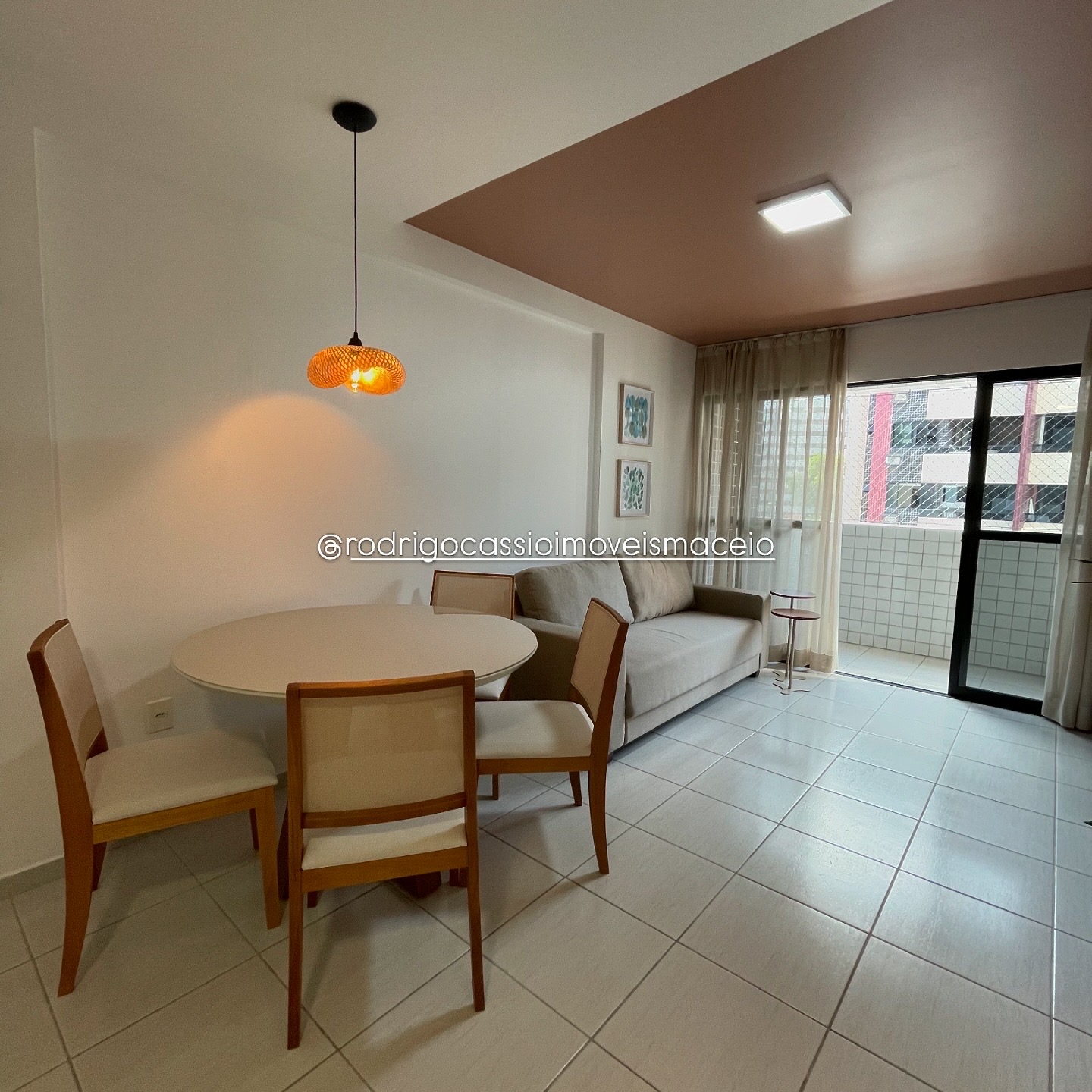 Imagem Apartamento com 1 Quarto para Alugar, 55 m² em Ponta Verde - Maceió