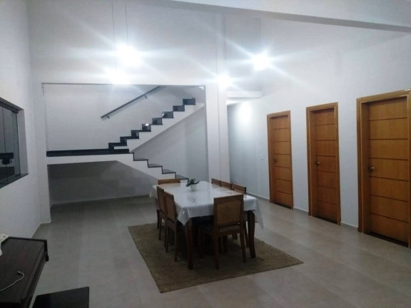 Imagem Casa com 5 Quartos à Venda, 350 m² em Centro - Poços de Caldas Imagem Casa com 5 Quartos à Venda, 350 m² em Centro - Poços de Caldas