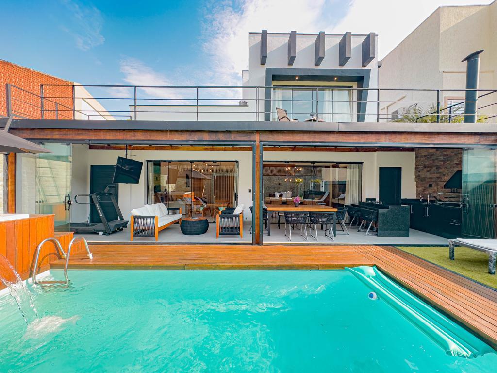 Imagem Casa de Condomínio com 4 Quartos à Venda, 206 m²em Alphaville - Santana de Parnaíba Imagem Casa de Condomínio com 4 Quartos à Venda, 206 m²em Alphaville - Santana de Parnaíba