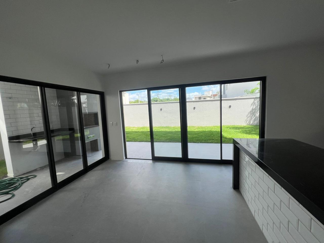 Imagem Casa de Condomínio com 4 Quartos à Venda, 295 m² em Cidade Alpha - Eusébio Imagem Casa de Condomínio com 4 Quartos à Venda, 295 m² em Cidade Alpha - Eusébio