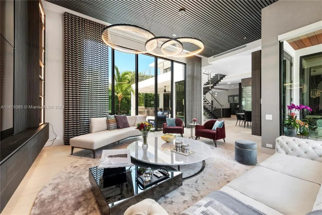 Imagem Casa com 5 Quartos à Venda, 387 m²em Alphaville Residencial Um - Barueri