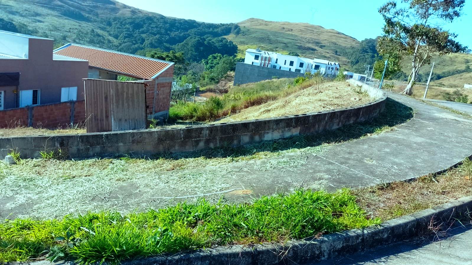 Imagem Terreno à Venda, em Parque San Carlo - Poços de Caldas Imagem Terreno à Venda, em Parque San Carlo - Poços de Caldas