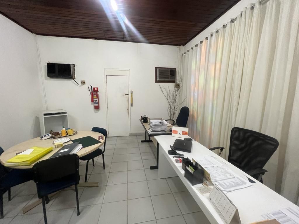 Imagem Casa com 4 Quartos à Venda ou Locação, 243 m²em Batista Campos - Belém