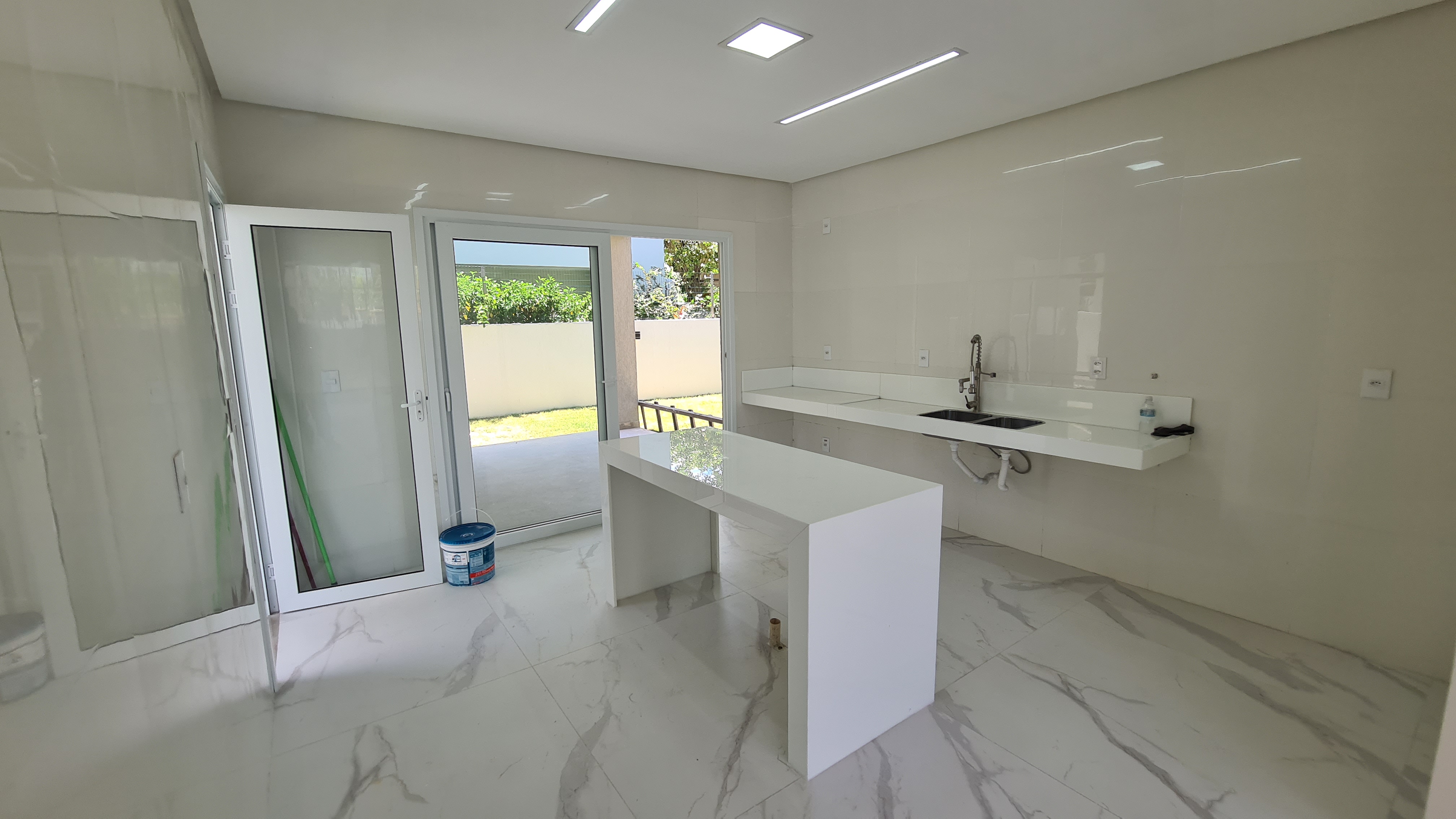 Imagem Casa de Condomínio com 6 Quartos à Venda, 335 m² em Guarajuba (Monte Gordo) - Camaçari Imagem Casa de Condomínio com 6 Quartos à Venda, 335 m² em Guarajuba (Monte Gordo) - Camaçari