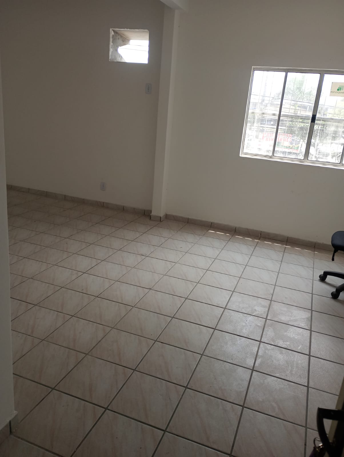 Imagem Sala Comercial para Alugar, 70 m²em Parque Residencial Laranjeiras - Serra Imagem Sala Comercial para Alugar, 70 m²em Parque Residencial Laranjeiras - Serra