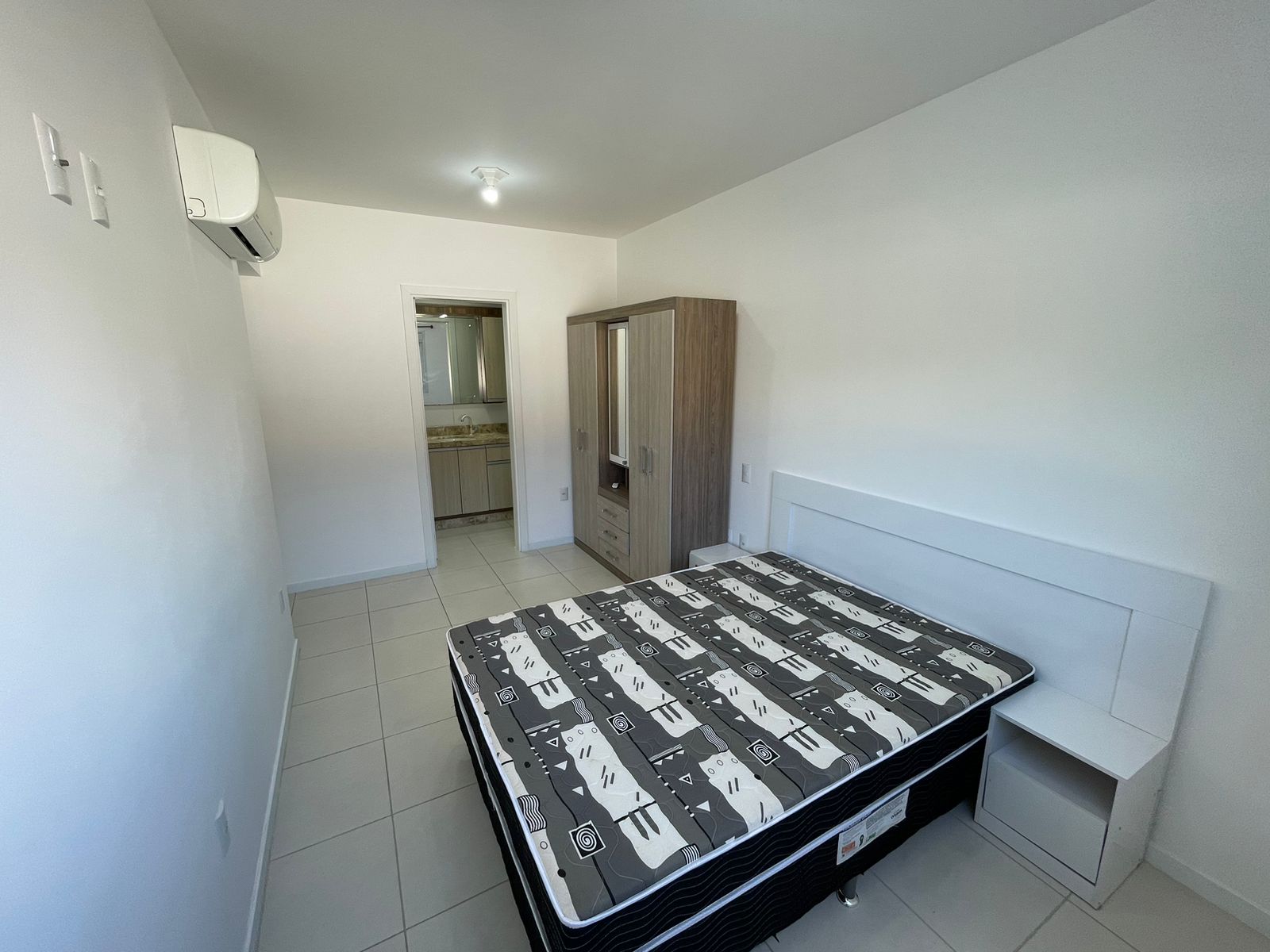 Imagem Apartamento com 2 Quartos à Venda, 74 m²em Canasvieiras - Florianópolis
