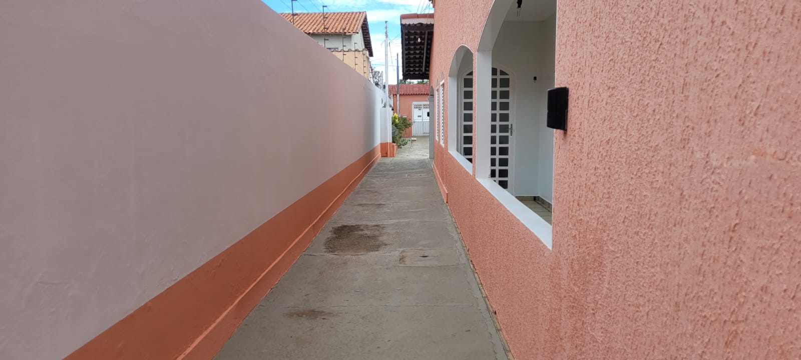Imagem Casa com 4 Quartos à Venda, 213 m² em Jardim Roma - Caldas Novas