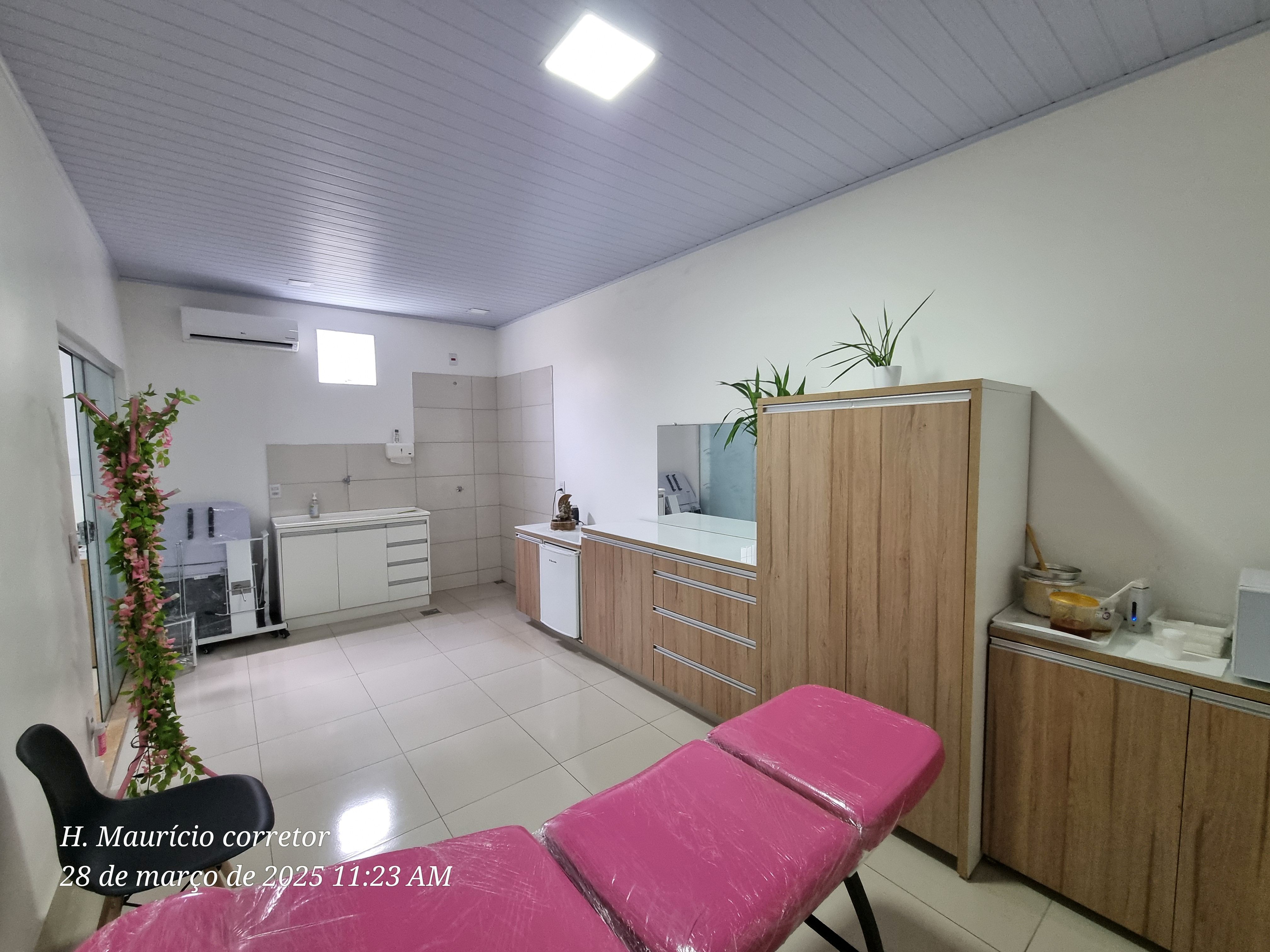 Imagem Sobrado com 3 Quartos à Venda, 165 m² em Setor Jaó - Goiânia Imagem Sobrado com 3 Quartos à Venda, 165 m² em Setor Jaó - Goiânia