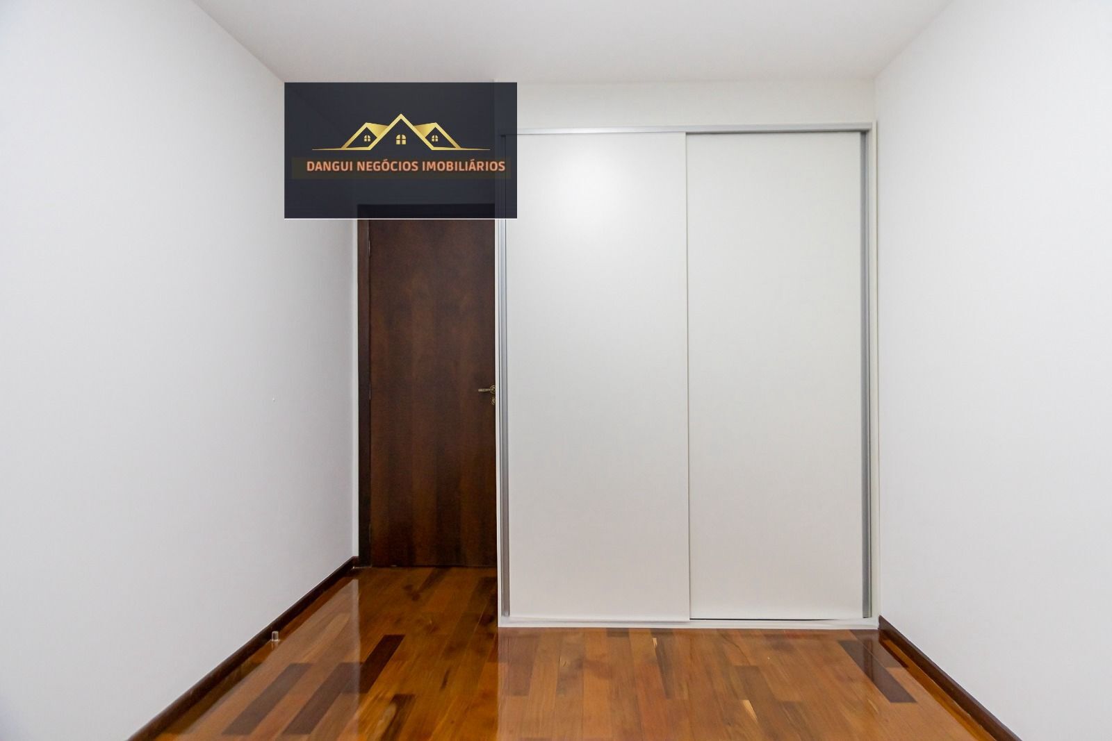 Imagem Apartamento com 3 Quartos à Venda, 91 m²em Bacacheri - Curitiba