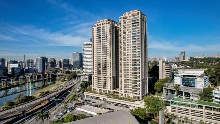 Imagem Apartamento com 4 Quartos à Venda, 233 m²em Real Parque - São Paulo