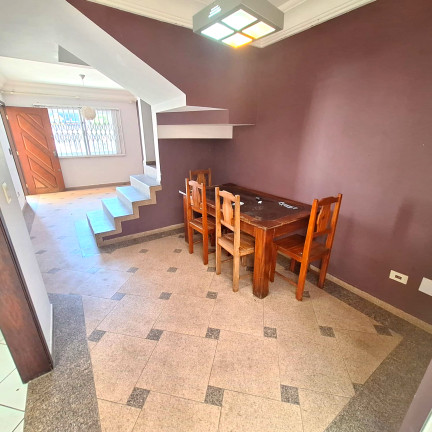 Imagem Sobrado com 3 Quartos à Venda, 131 m²em Capão Raso - Curitiba