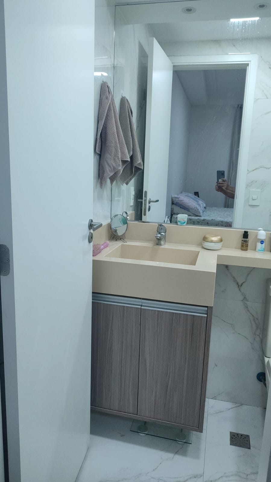 Imagem Apartamento com 2 Quartos à Venda, 60 m²em Jardim Tupanci - Barueri