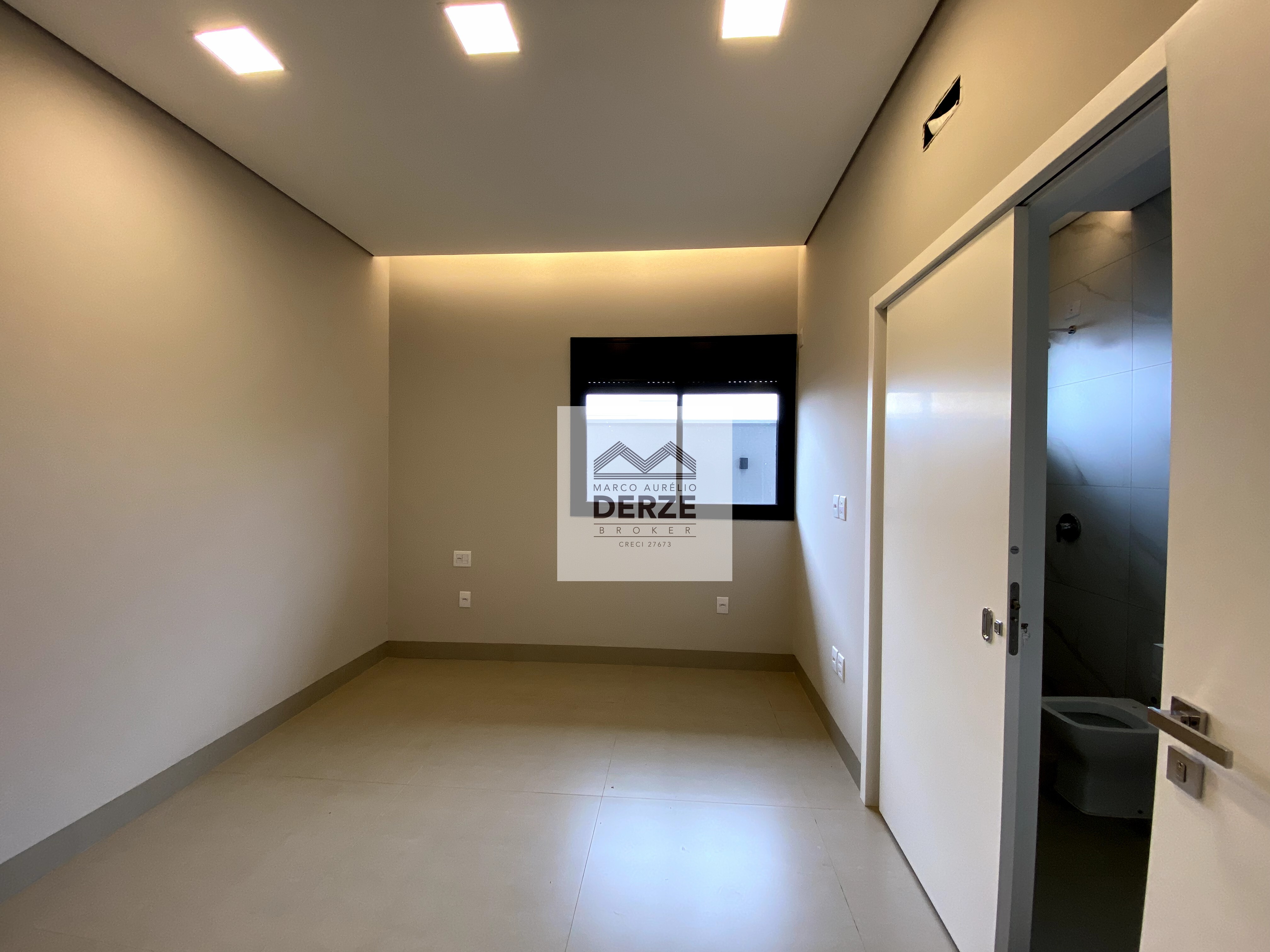 Imagem Casa com 3 Quartos à Venda, 252 m²em Jardim Inconfidência - Uberlândia