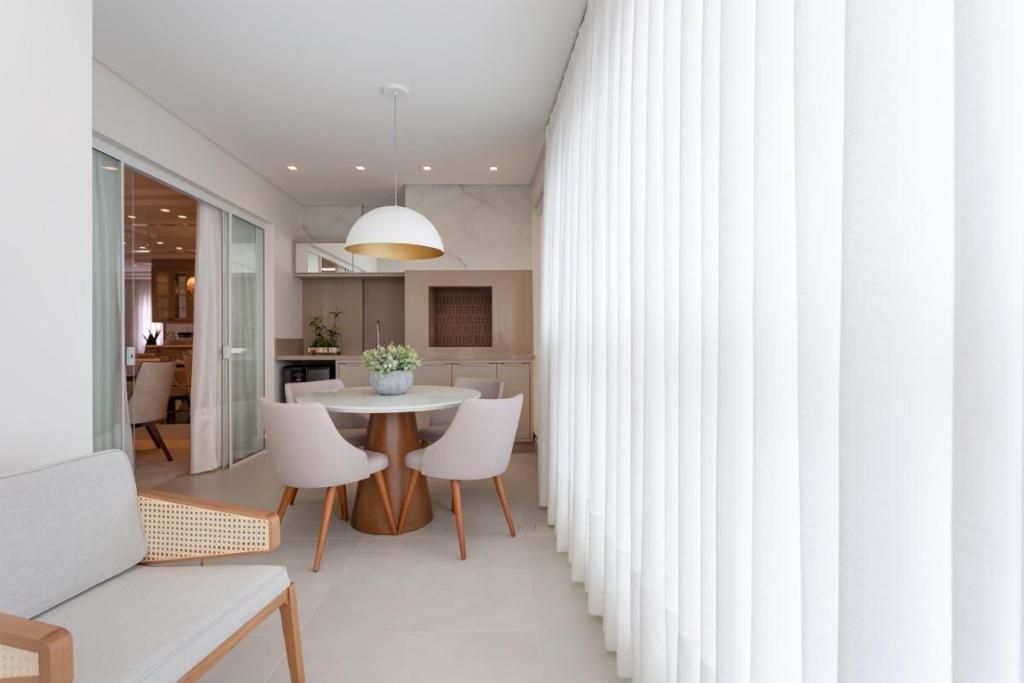 Apartamento com 3 Quartos à Venda, 135 m² em Meia Praia - Itapema