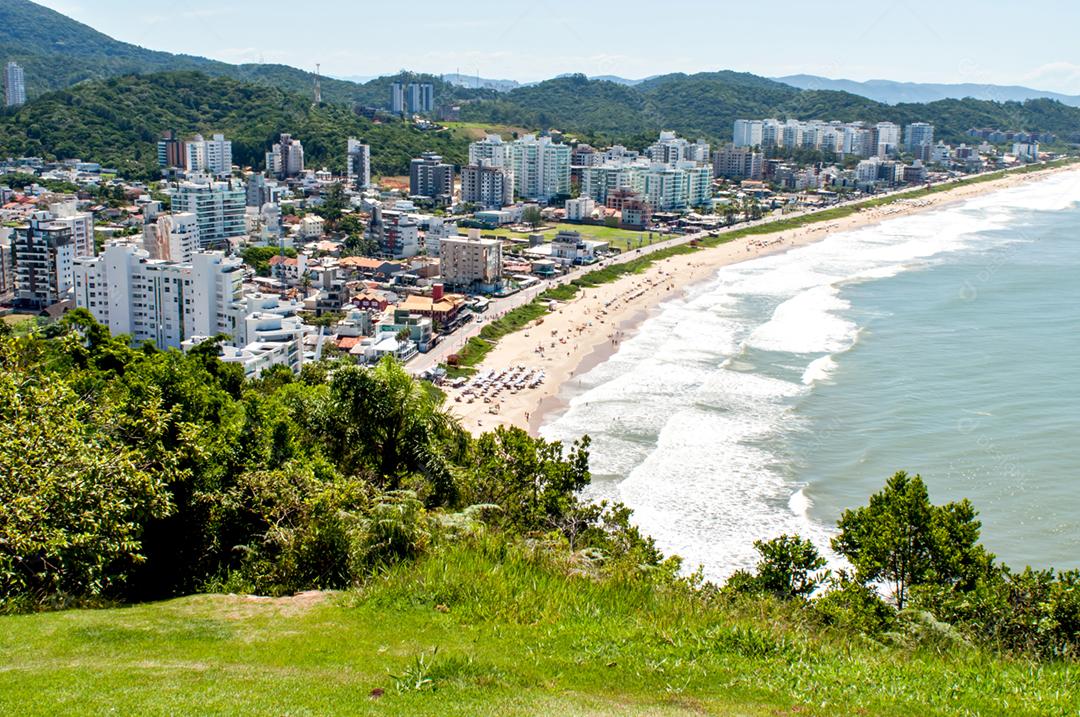 Imagem Casa com 3 Quartos à Venda ou Temporada, 202 m²em Praia dos Amores - Balneário Camboriú Imagem Casa com 3 Quartos à Venda ou Temporada, 202 m²em Praia dos Amores - Balneário Camboriú