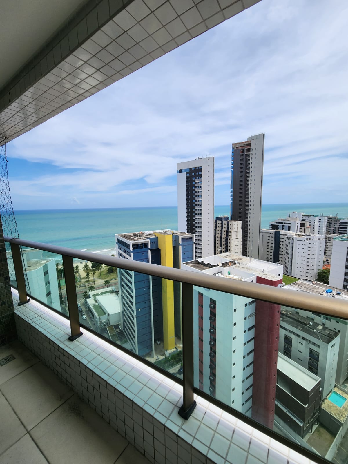 Imagem Apartamento com 4 Quartos à Venda, 136 m²em Pina - Recife