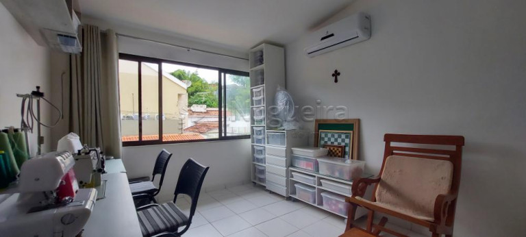 Imagem Casa com 3 Quartos à Venda, 476 m² em Monteiro - Recife Imagem Casa com 3 Quartos à Venda, 476 m² em Monteiro - Recife