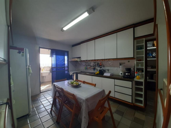 Imagem Apartamento com 5 Quartos à Venda, 227 m² em Apipucos - Recife