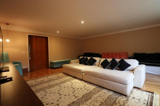 Imagem Casa com 5 Quartos à Venda, 500 m² em LOTM - Campos do Jordão