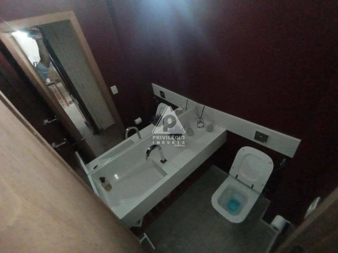 Imagem Apartamento com 3 Quartos à Venda, 195 m²em Copacabana - Rio de Janeiro Imagem Apartamento com 3 Quartos à Venda, 195 m²em Copacabana - Rio de Janeiro