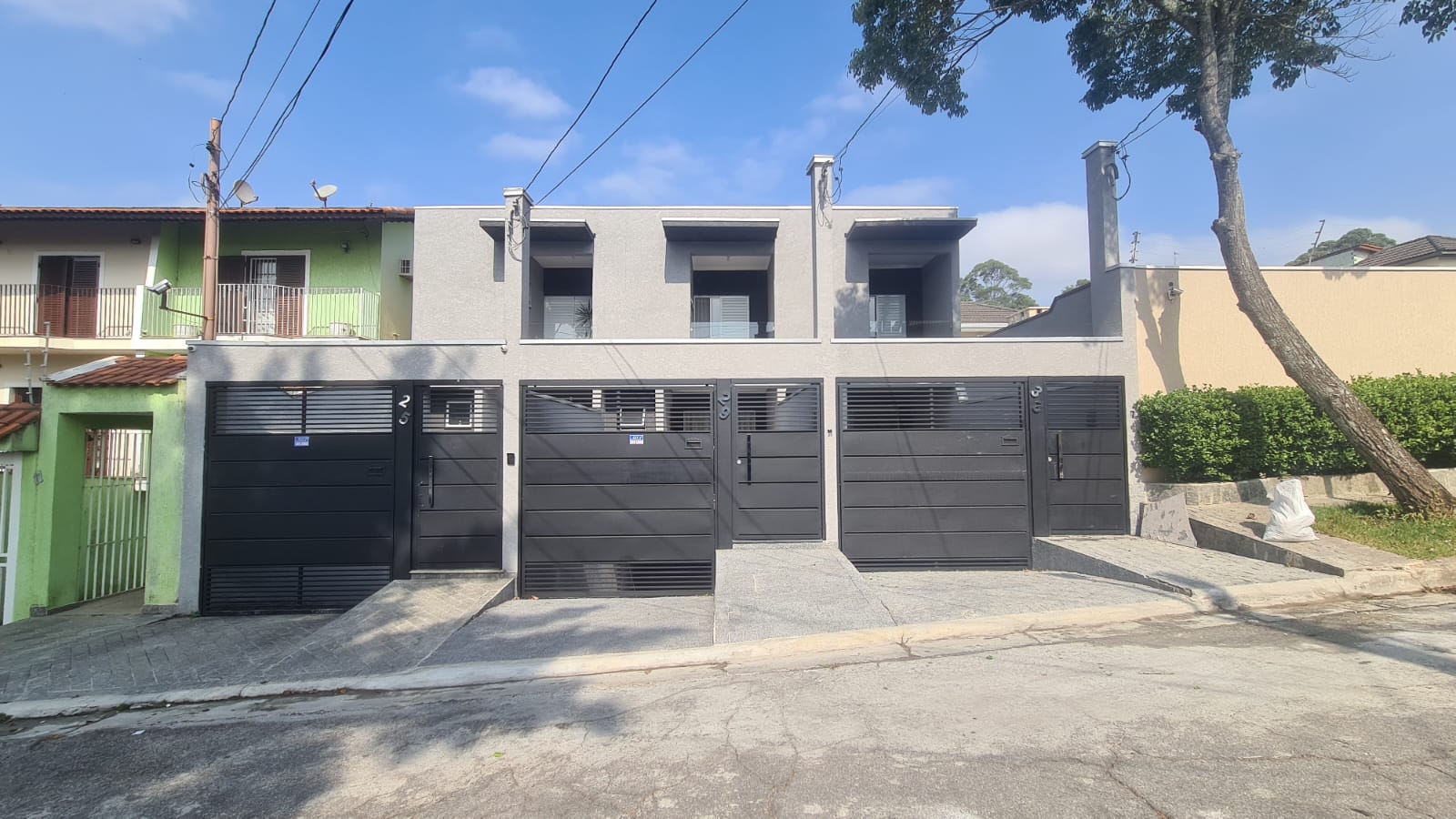 Sobrado com 3 Quartos à Venda, 235 m²em Jardim Regina - São Paulo