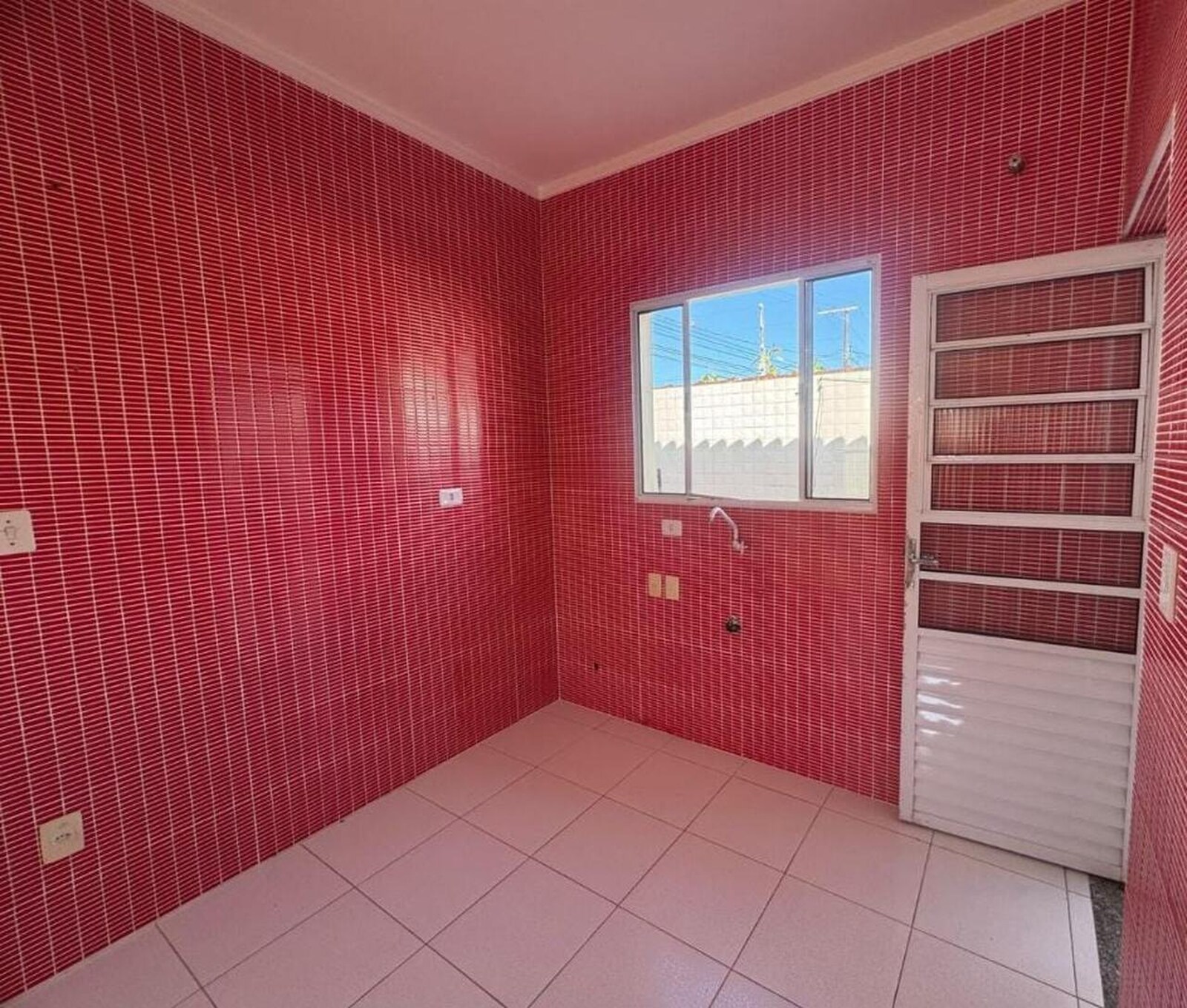 Imagem Casa com 2 Quartos à Venda, 67 m² em Nova Itanhaém (Praia) - Itanhaém Imagem Casa com 2 Quartos à Venda, 67 m² em Nova Itanhaém (Praia) - Itanhaém