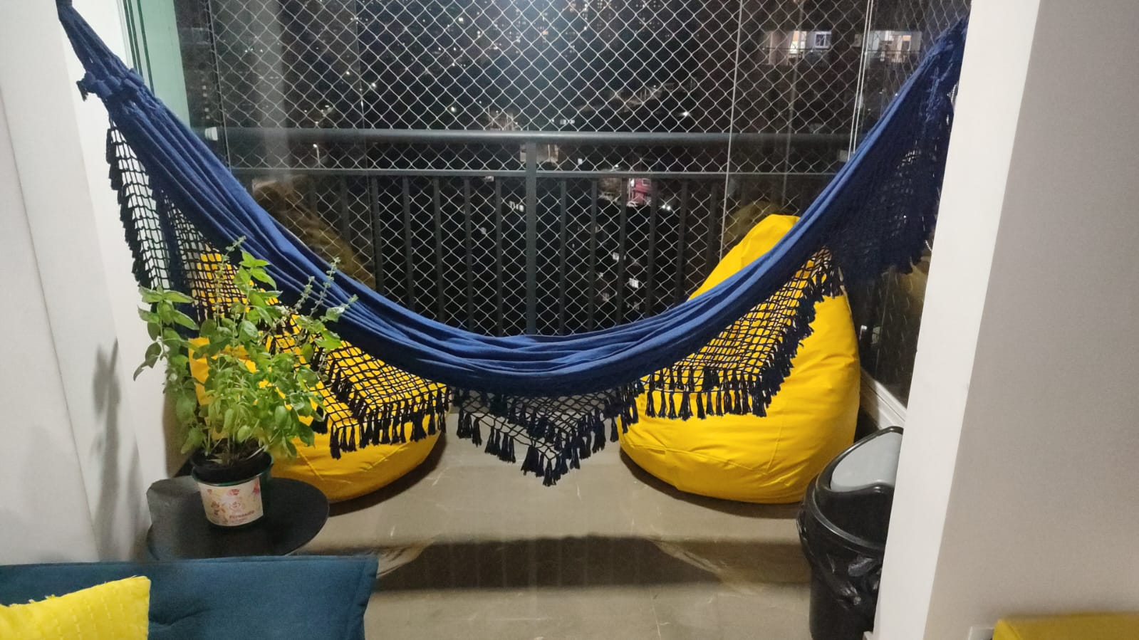 Imagem Apartamento com 2 Quartos à Venda, 60 m²em Jardim Tupanci - Barueri