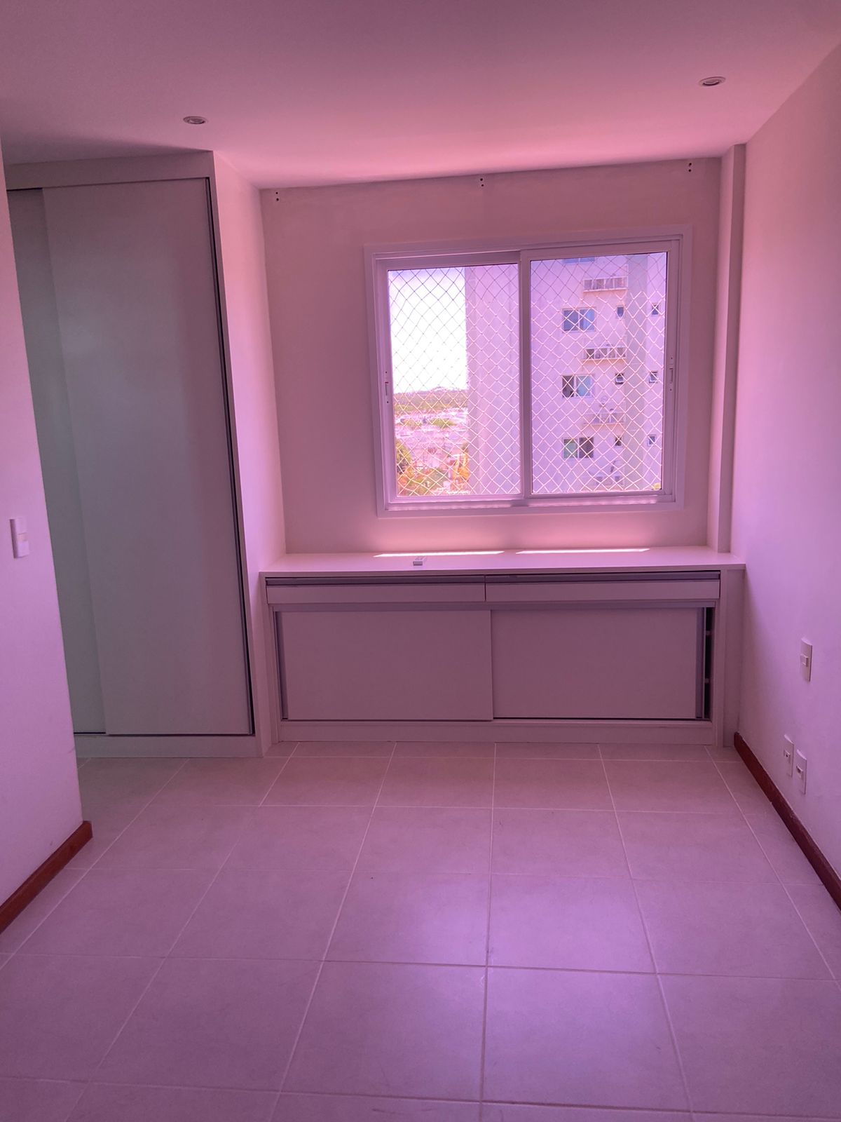Imagem Apartamento com 2 Quartos para Alugar, em Buraquinho - Lauro de Freitas Imagem Apartamento com 2 Quartos para Alugar, em Buraquinho - Lauro de Freitas