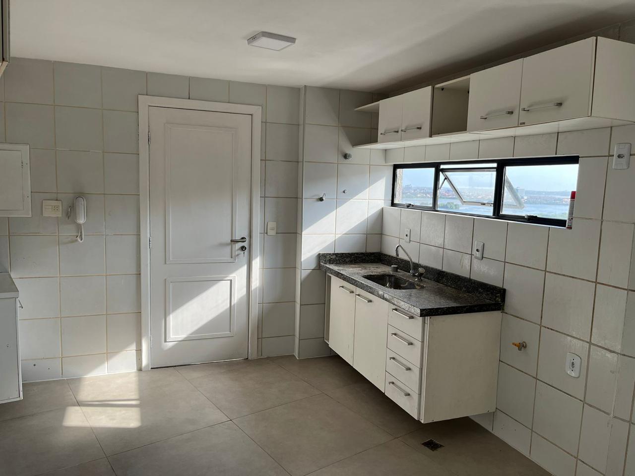 Imagem Apartamento com 3 Quartos à Venda ou Locação, 156 m²em Ponta do Farol - São Luís