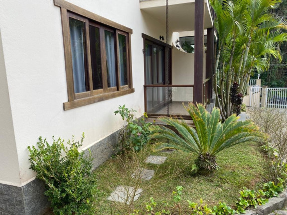 Imagem Casa de Condomínio com 2 Quartos à Venda, 71 m² em Soberbo - Teresópolis