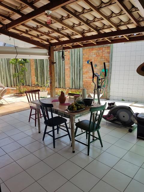 Imagem Casa de Condomínio com 4 Quartos à Venda, 284 m²em Buraquinho - Lauro de Freitas Imagem Casa de Condomínio com 4 Quartos à Venda, 284 m²em Buraquinho - Lauro de Freitas