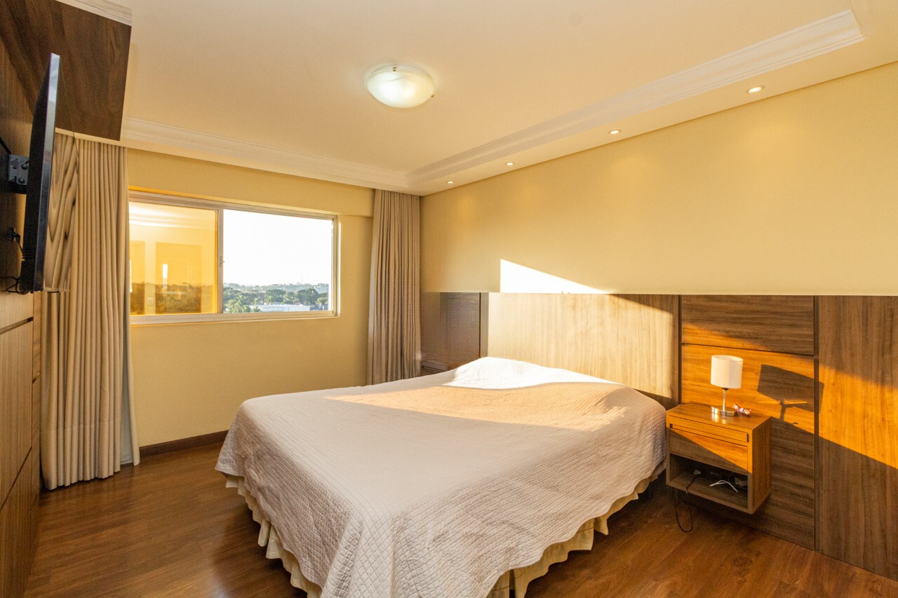 Imagem Apartamento com 4 Quartos à Venda, 152 m²em Bigorrilho - Curitiba