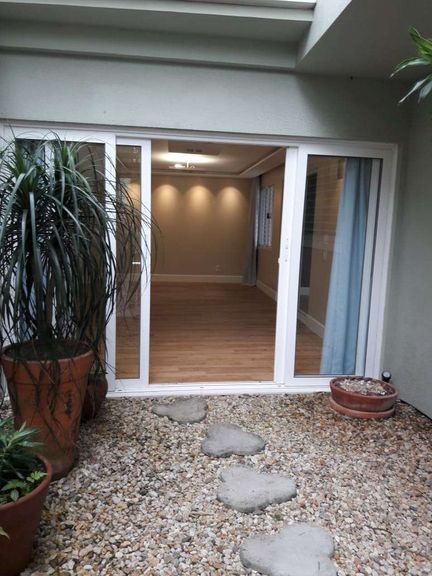 Imagem Sobrado com 2 Quartos à Venda ou Locação, 147 m² em Glória - Joinville