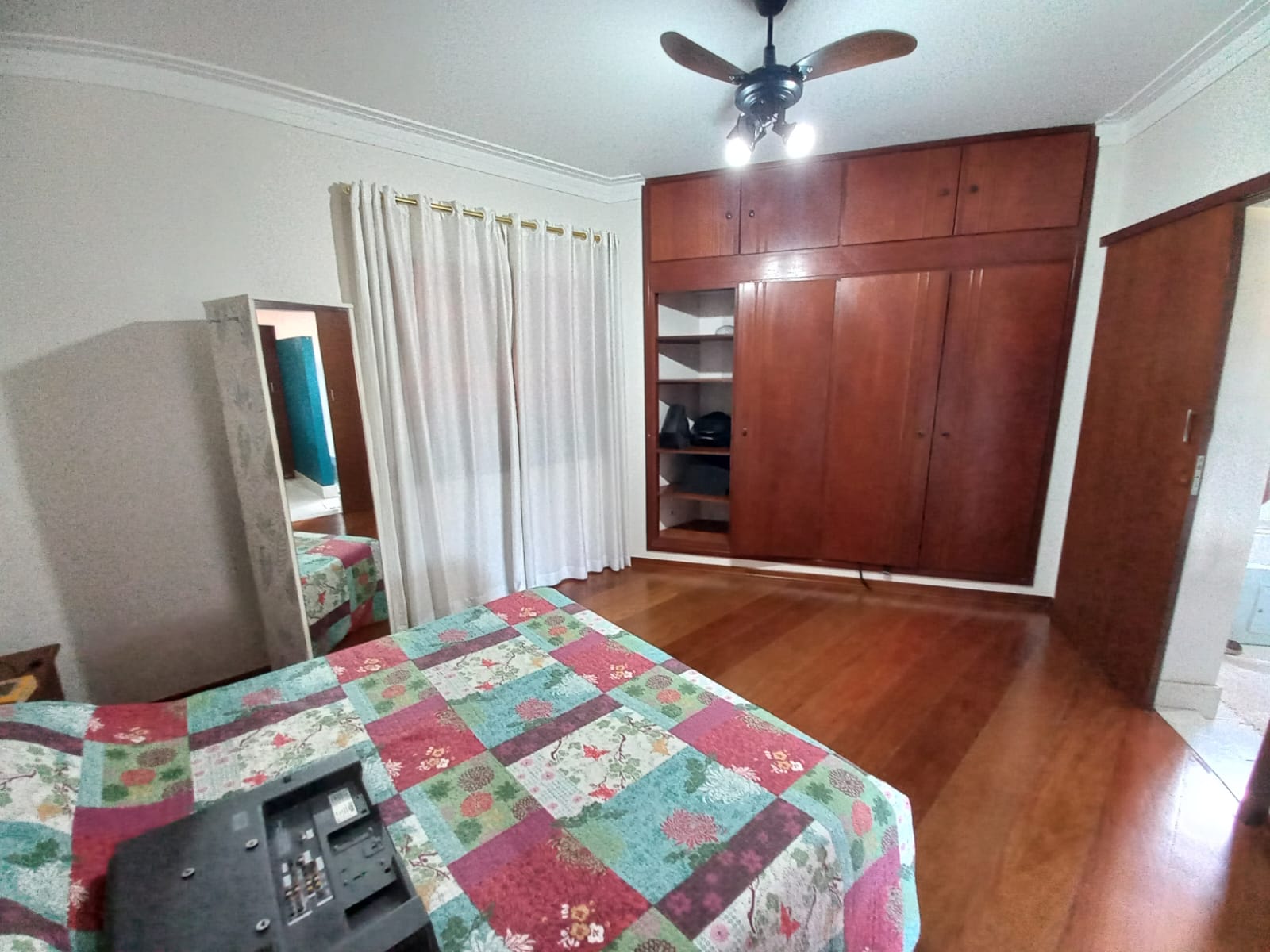 Imagem Casa com 5 Quartos à Venda, 475 m²em Vila Brandina - Campinas Imagem Casa com 5 Quartos à Venda, 475 m²em Vila Brandina - Campinas