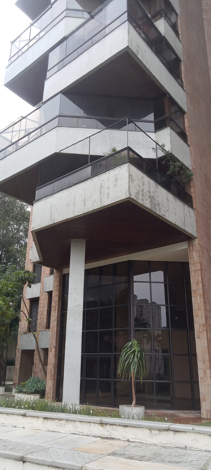 Imagem Apartamento com 3 Quartos à Venda, 213 m²em Vila Suzana - São Paulo Imagem Apartamento com 3 Quartos à Venda, 213 m²em Vila Suzana - São Paulo