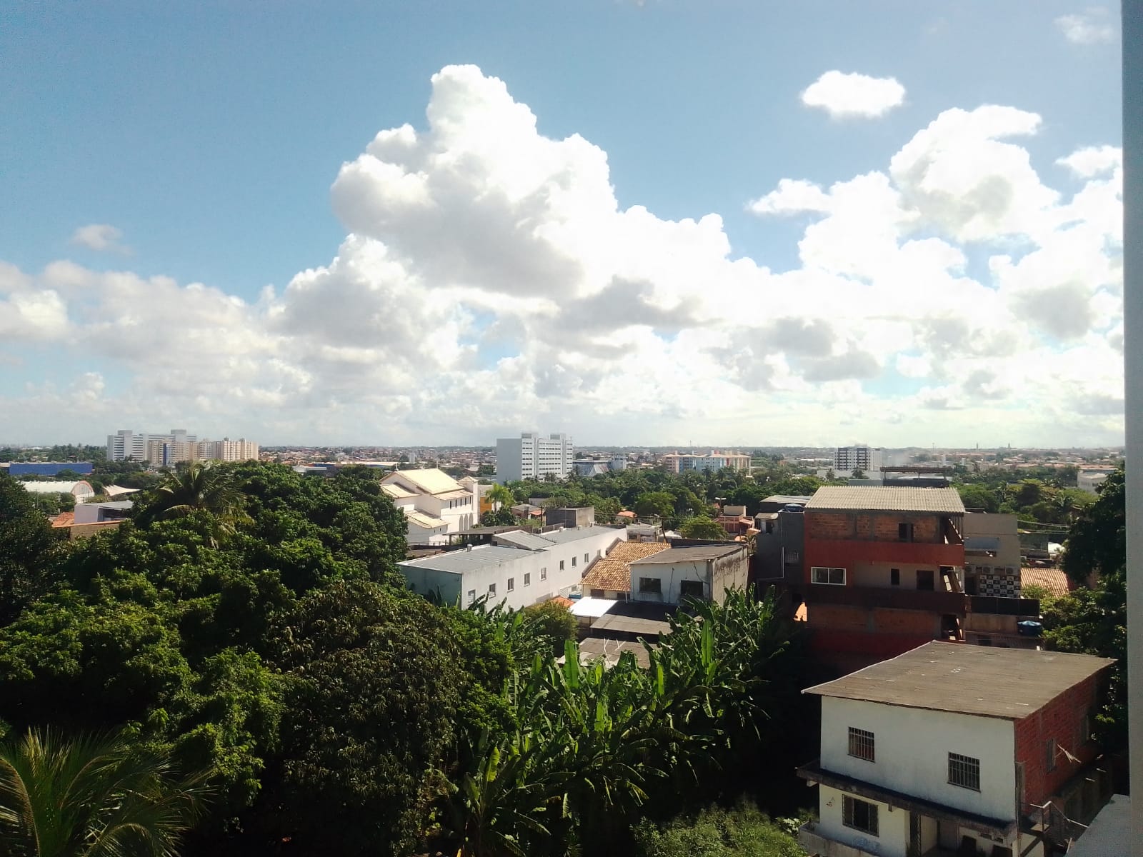 Imagem Apartamento com 2 Quartos à Venda, 80 m² em Centro - Lauro de Freitas