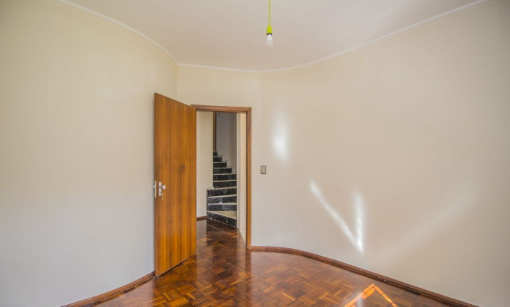 Imagem Casa com 3 Quartos à Venda, 246 m² em Jardim Lindóia - Porto Alegre